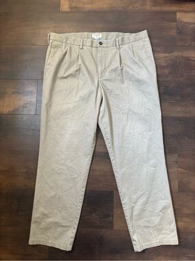 Dockers Classic Fit Pleated Chino Pants 42W x 34L Cream